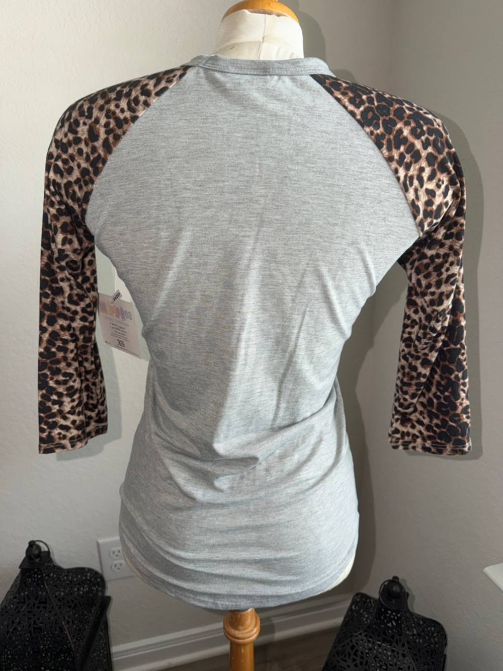 Lularoe Randy Cheetah Top - Picture 3 of 4